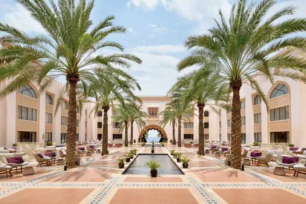 Shangri La Al Husn